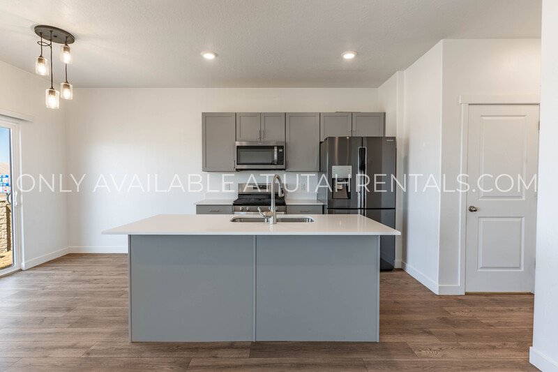 Santaquin 3 bed, 2.5 bath house! property image