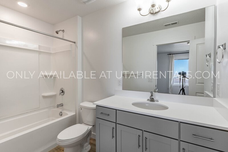 Santaquin 3 bed, 2.5 bath house! property image