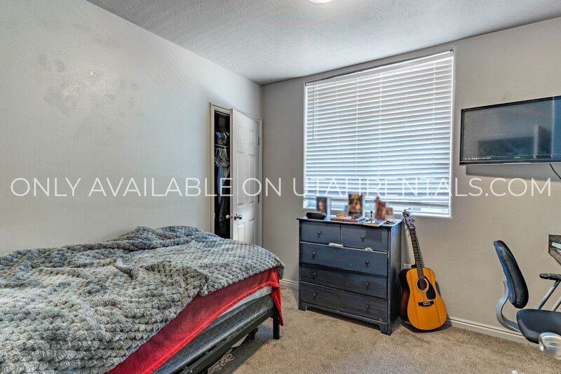 F2 - Rm3 (Mid Right) property image