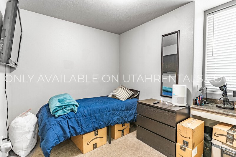 F2 - Rm3 (Mid Right) property image