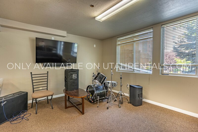 F2 - Rm3 (Mid Right) property image