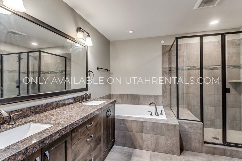 Beautiful, Pet Friendly Park's Edge Condo property image