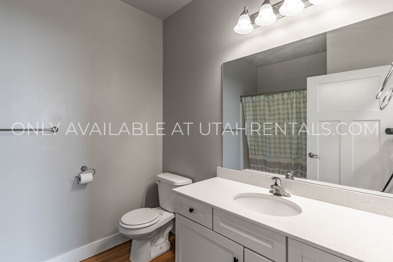 New 1st Floor Saratoga Springs condo! property image