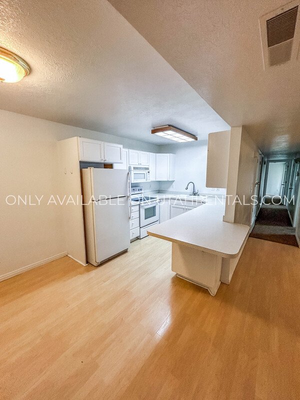 Beautiful 2nd Floor Condo! property image