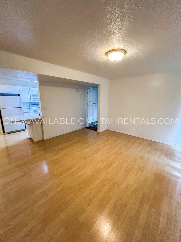 Beautiful 2nd Floor Condo! property image