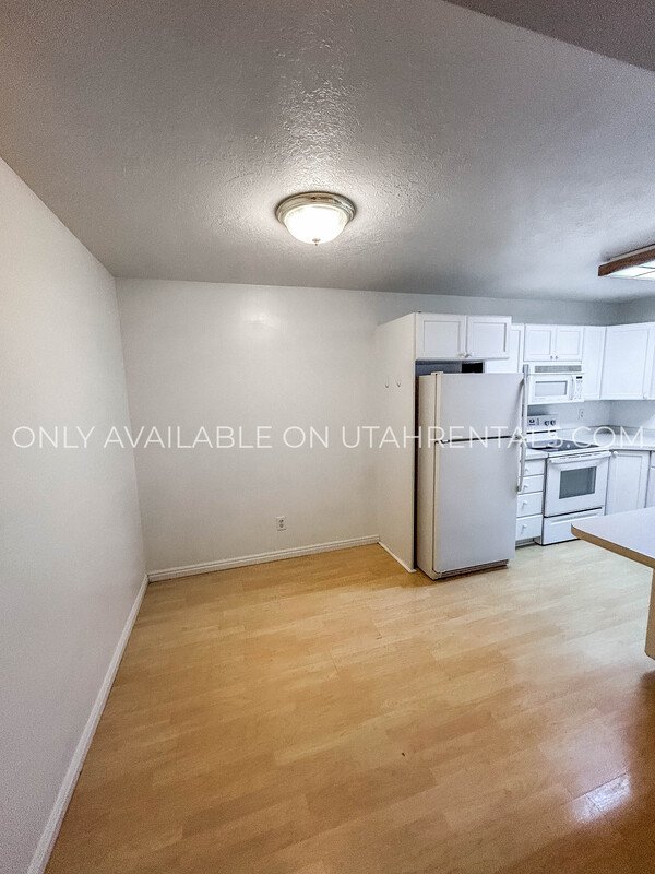 Beautiful 2nd Floor Condo! property image