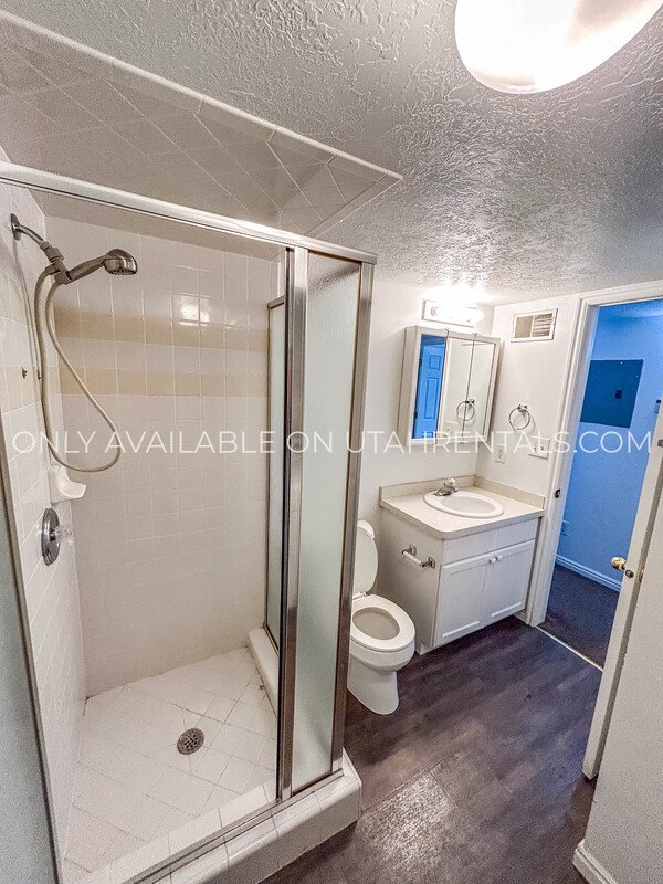 Beautiful 2nd Floor Condo! property image