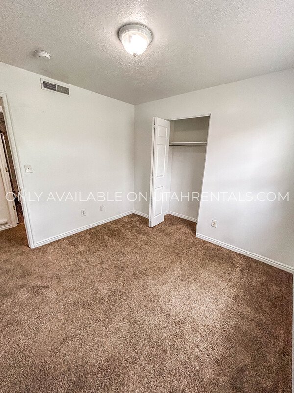 Beautiful 2nd Floor Condo! property image