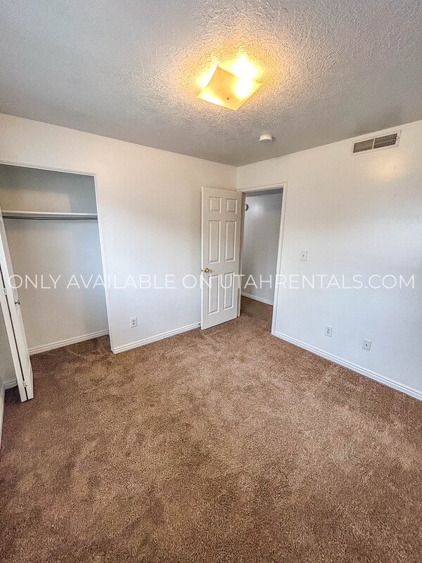Beautiful 2nd Floor Condo! property image