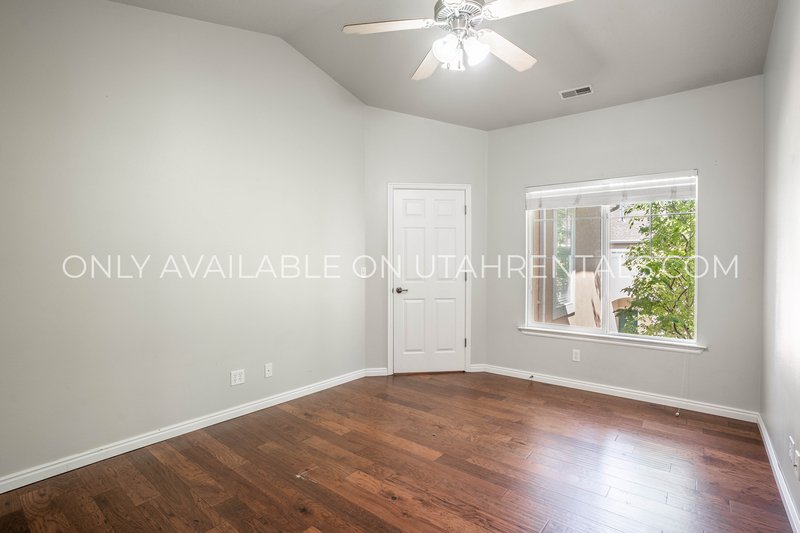 3 Bedroom 2 Bath in Canyon Meadows HOA property image