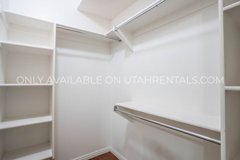 3 Bedroom 2 Bath in Canyon Meadows HOA property image