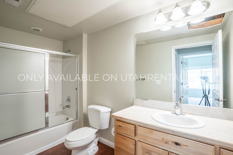 3 Bedroom 2 Bath in Canyon Meadows HOA property image