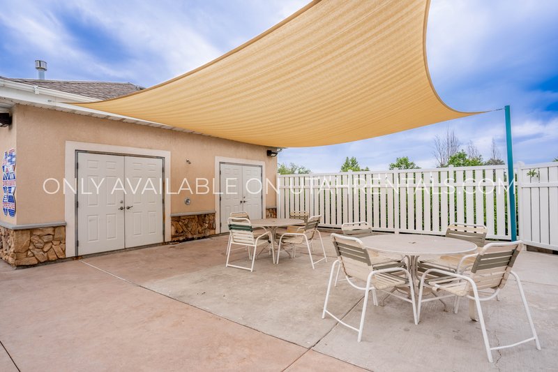 3 Bedroom 2 Bath in Canyon Meadows HOA property image