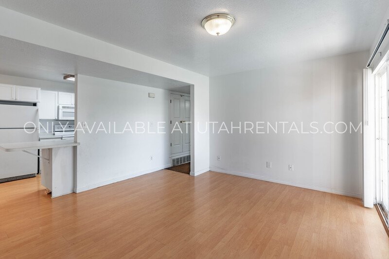 Beautiful 2nd Floor Condo! property image