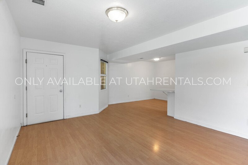 Beautiful 2nd Floor Condo! property image