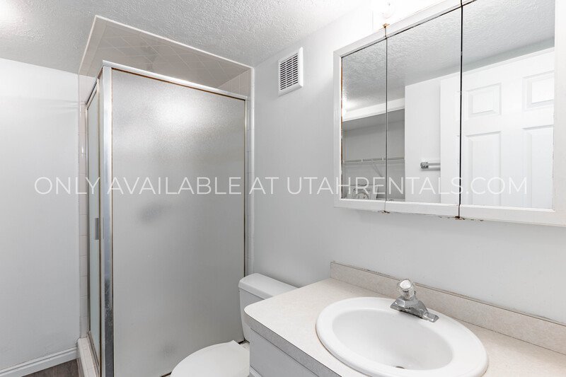 Beautiful 2nd Floor Condo! property image