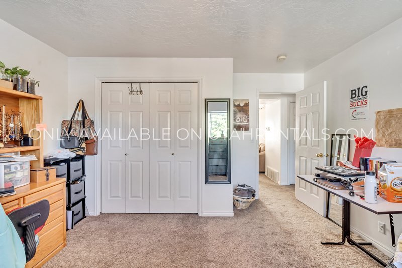 Private and Shared Room Available at Santa Barbara property image