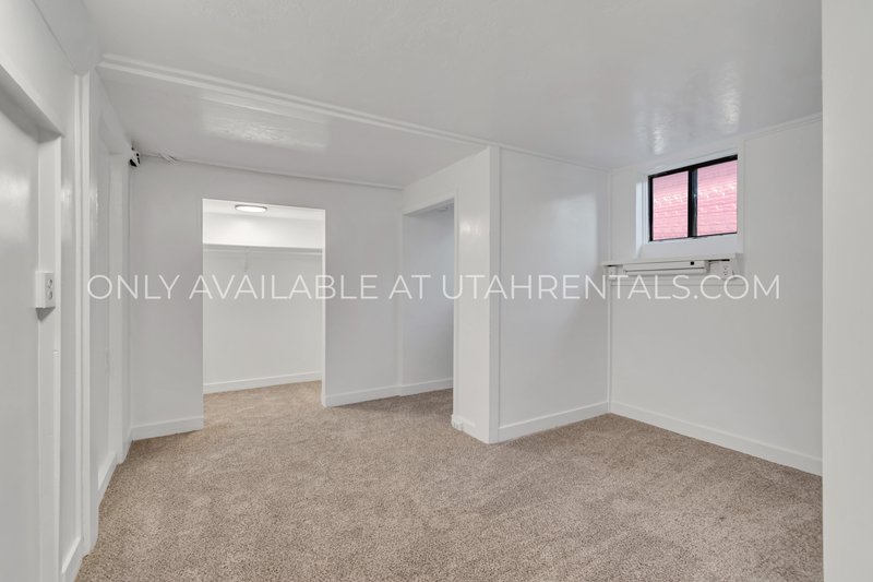 Beautiful, spacious 3 bedroom, 1 bath, Basement Unit property image