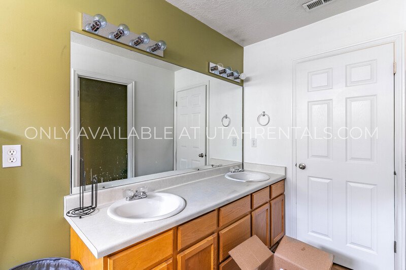 Beautiful 3-bed Provo Townhome! property image