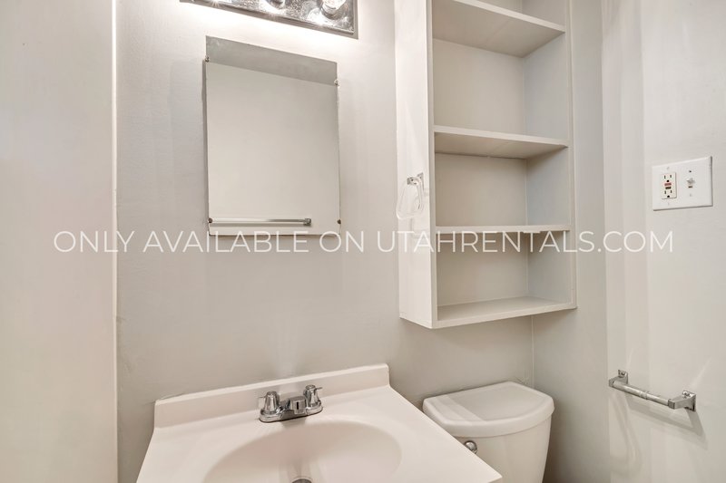 Charming Top-Floor 1-Bedroom Apartment in the Heart of Provo property image