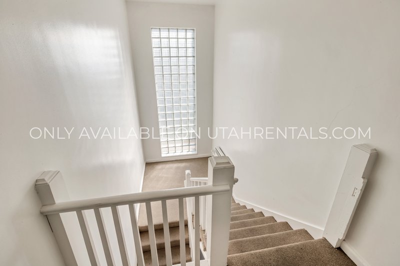 Charming Top-Floor 1-Bedroom Apartment in the Heart of Provo property image