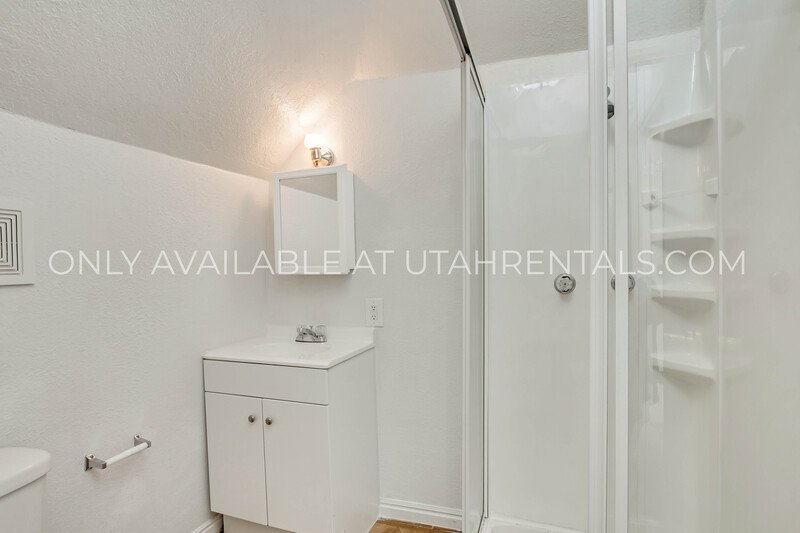 Great 4 bedroom 3 bathroom home in SLC! property image