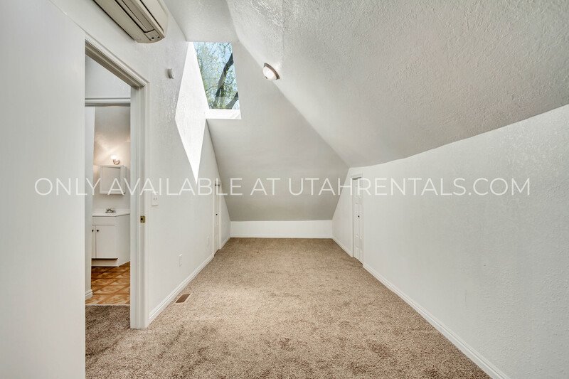 Great 4 bedroom 3 bathroom home in SLC! property image