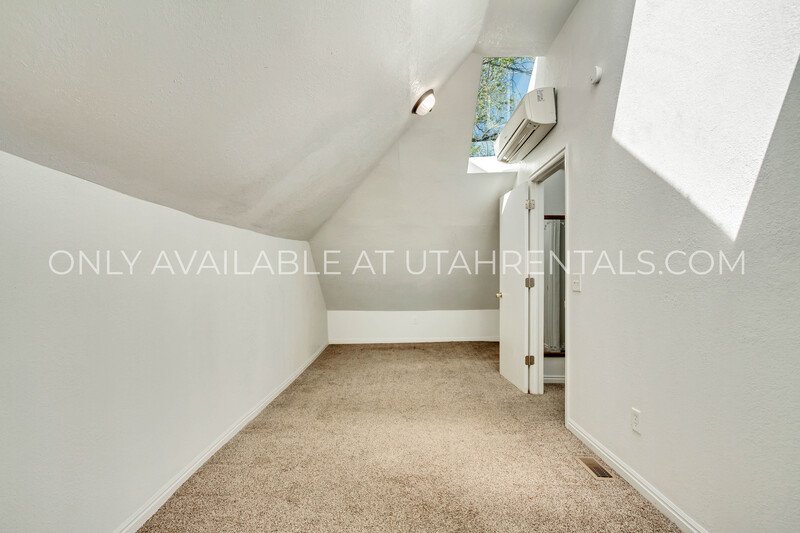 Great 4 bedroom 3 bathroom home in SLC! property image