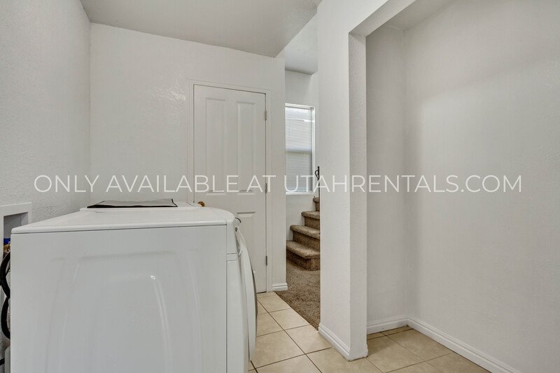 Great 4 bedroom 3 bathroom home in SLC! property image