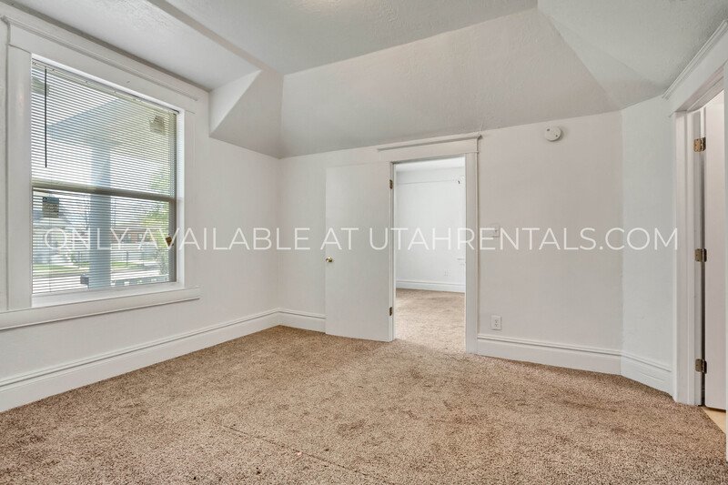 Great 4 bedroom 3 bathroom home in SLC! property image