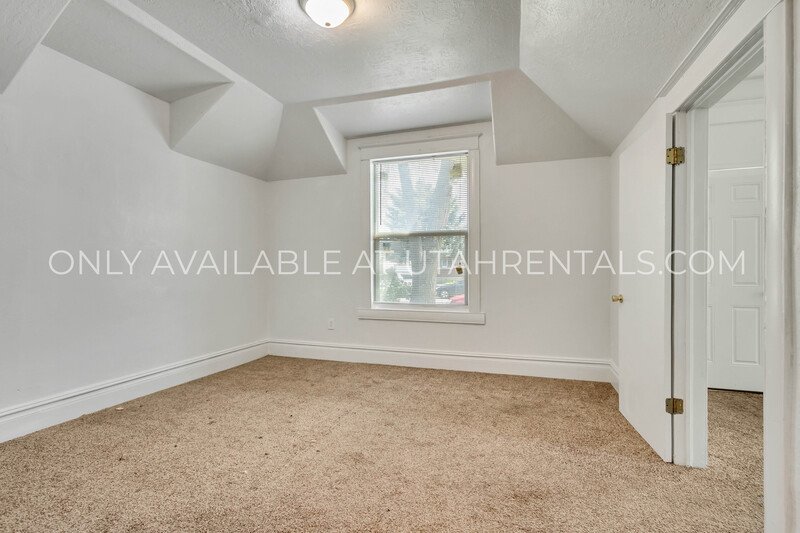 Great 4 bedroom 3 bathroom home in SLC! property image