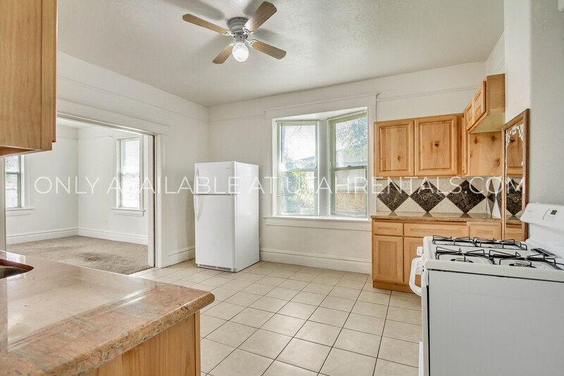 Great 4 bedroom 3 bathroom home in SLC! property image