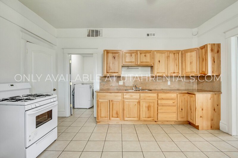 Great 4 bedroom 3 bathroom home in SLC! property image