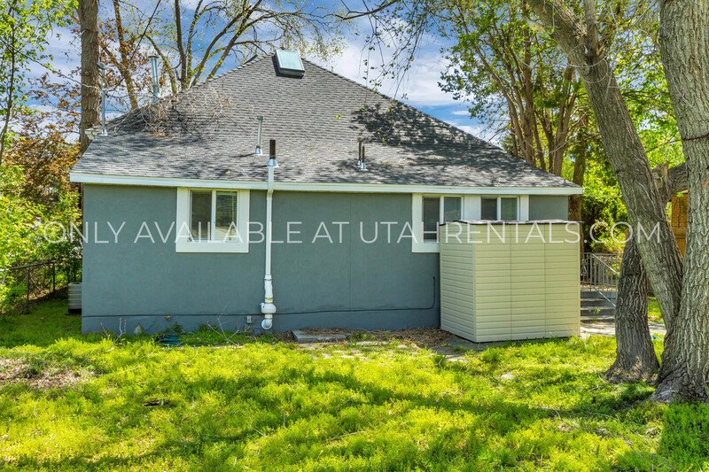 Great 4 bedroom 3 bathroom home in SLC! property image
