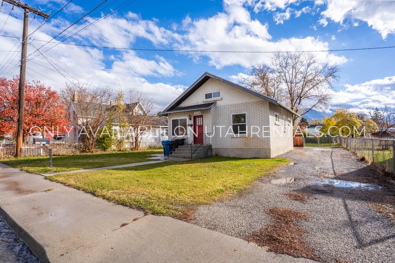Charming & Spacious 3-Bed Home property image