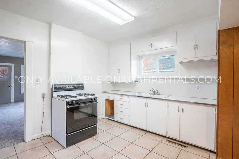Charming & Spacious 3-Bed Home property image