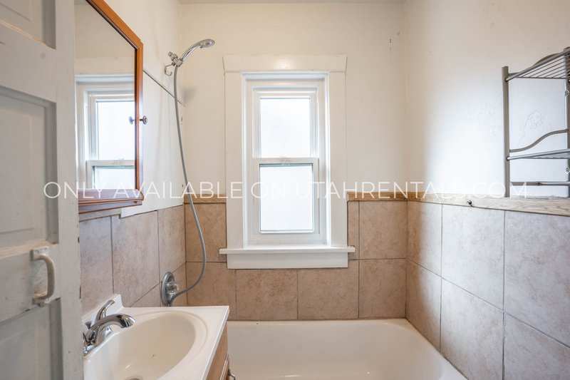 Charming & Spacious 3-Bed Home property image