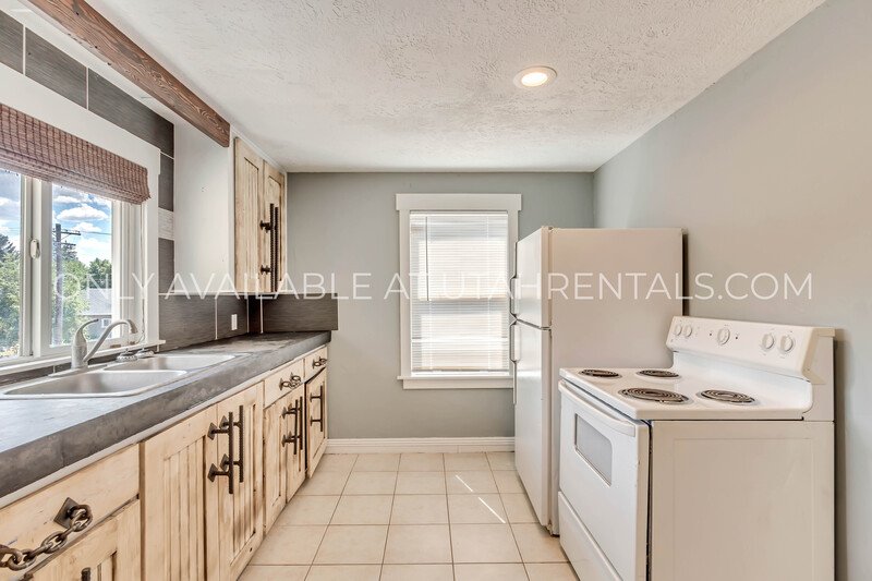 PET FRIENDLY UPSTAIRS UNIT FOR RENT property image