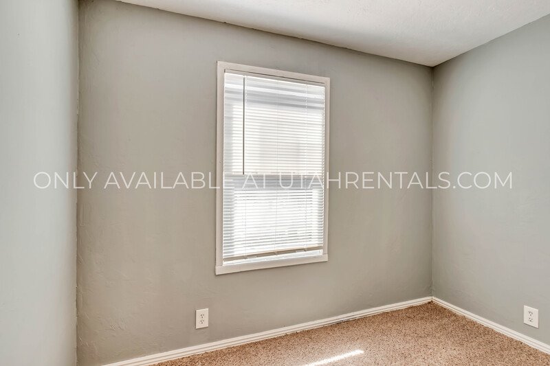 PET FRIENDLY UPSTAIRS UNIT FOR RENT property image
