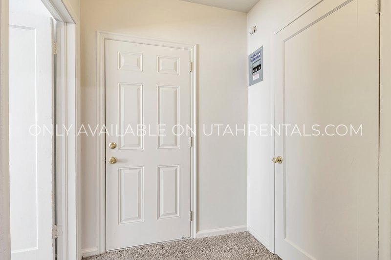 Charming Top-Floor 1-Bedroom Apartment in the Heart of Provo property image