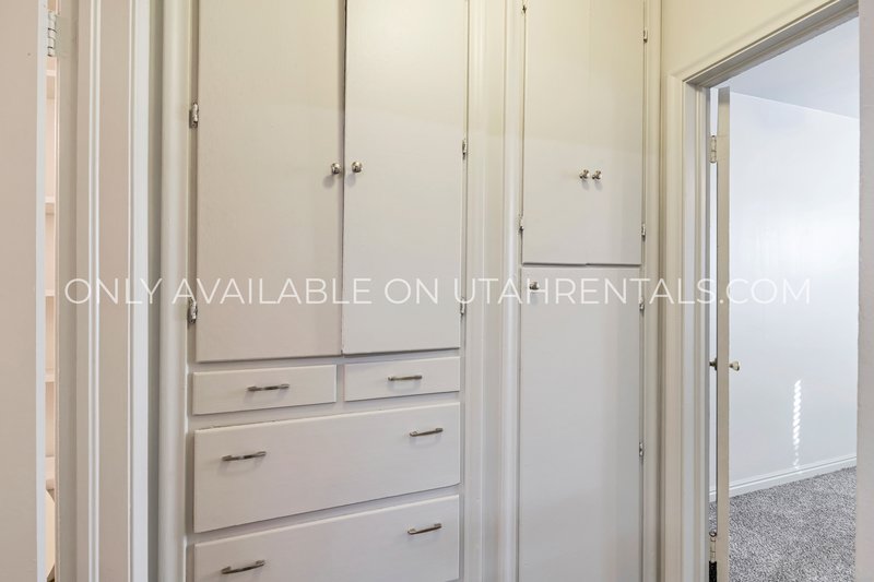 Charming Top-Floor 1-Bedroom Apartment in the Heart of Provo property image