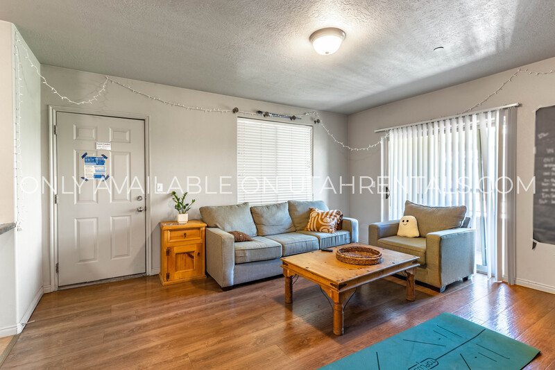 Private Room in Lanai complex property image