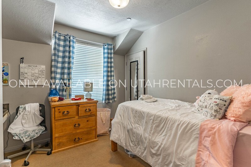 Private Room in Lanai complex property image