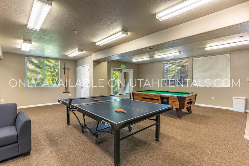 Private Room in Lanai complex property image