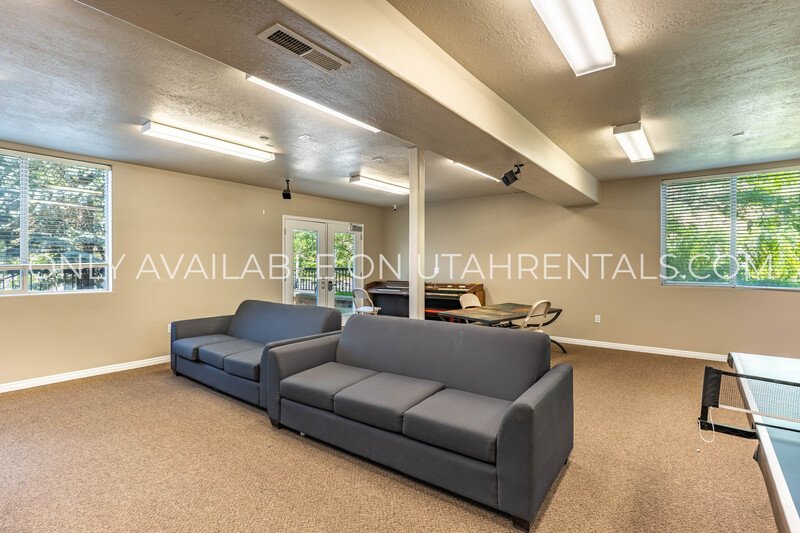 Private Room in Lanai complex property image