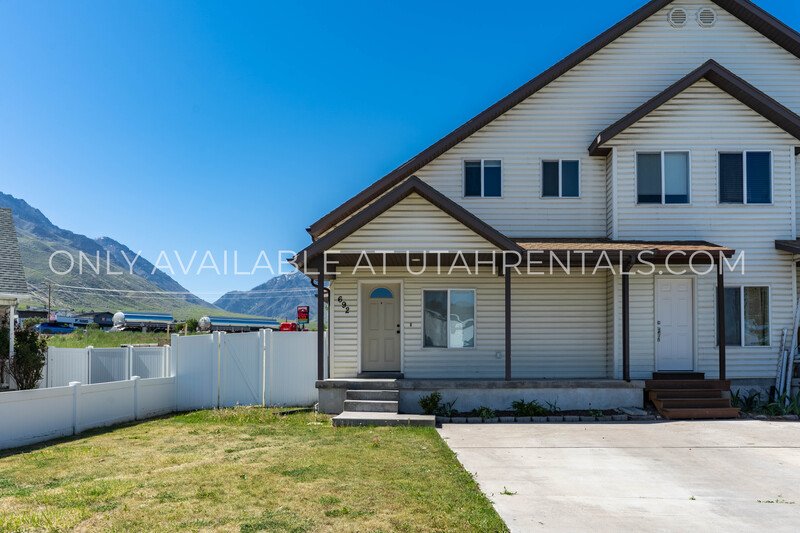Beautiful, Spacious 4-Bed Single-Family Home in Santaquin! property image
