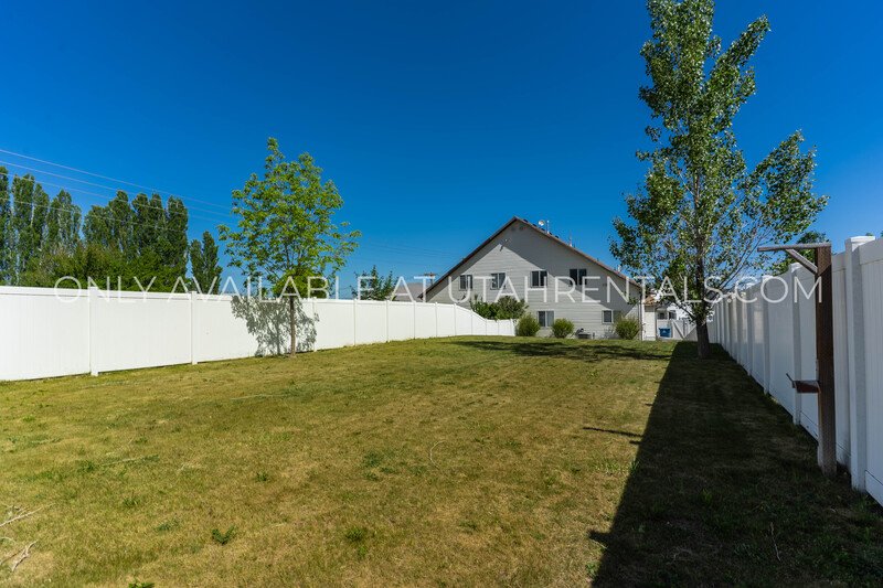 Beautiful, Spacious 4-Bed Single-Family Home in Santaquin! property image