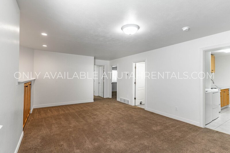 Beautiful, Spacious 4-Bed Single-Family Home in Santaquin! property image