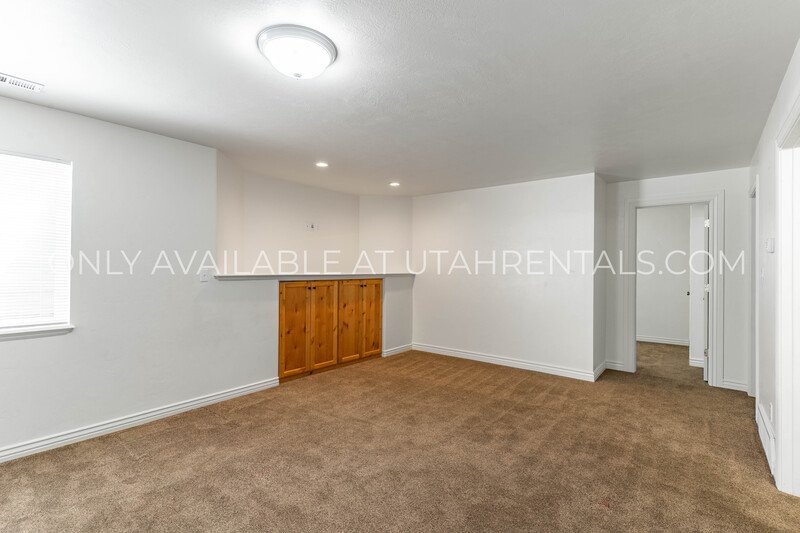 Beautiful, Spacious 4-Bed Single-Family Home in Santaquin! property image