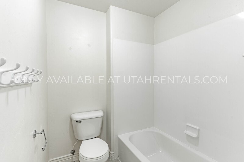 Beautiful, Spacious 4-Bed Single-Family Home in Santaquin! property image